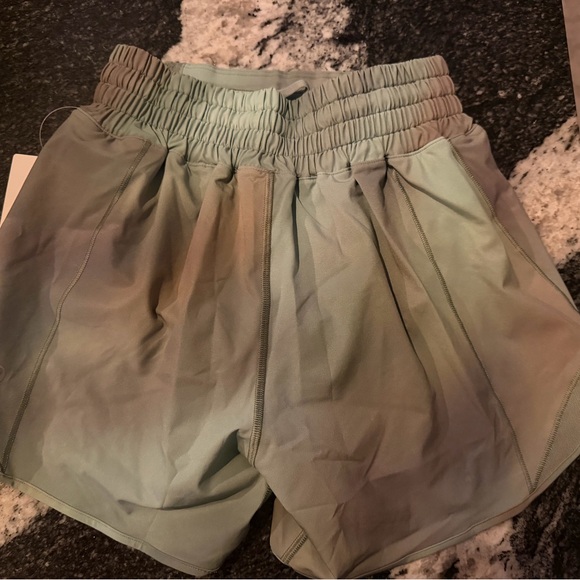 Lululemon Hotty Hot High-Rise Lined 4”, Shorts - Picture 8 of 9